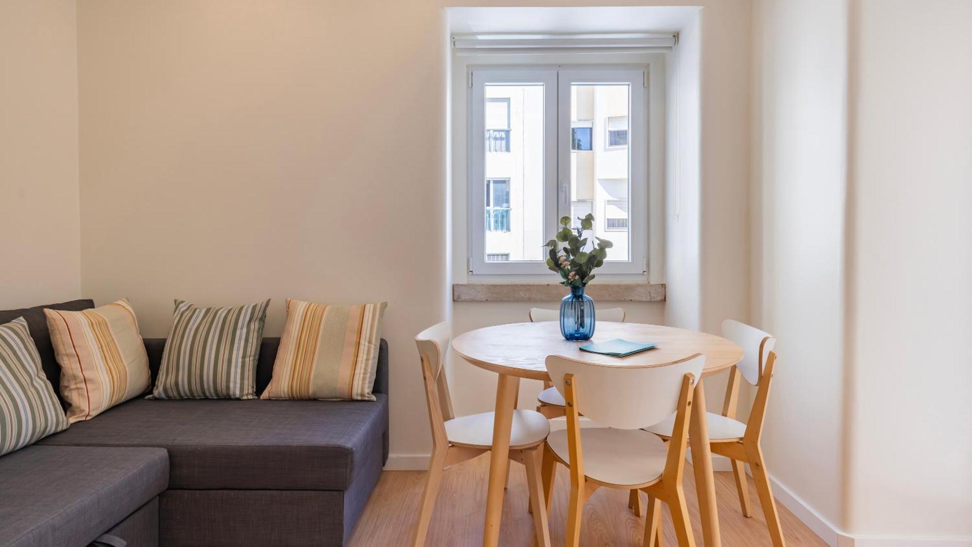 Apartment Homely 2bdr With Terrace By Lovelystay